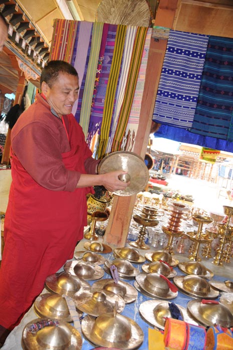 mar23-monk-buying-cymba#8BB